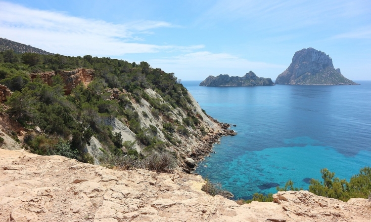 Esplora Ibiza: Una Guida Turistica Completa