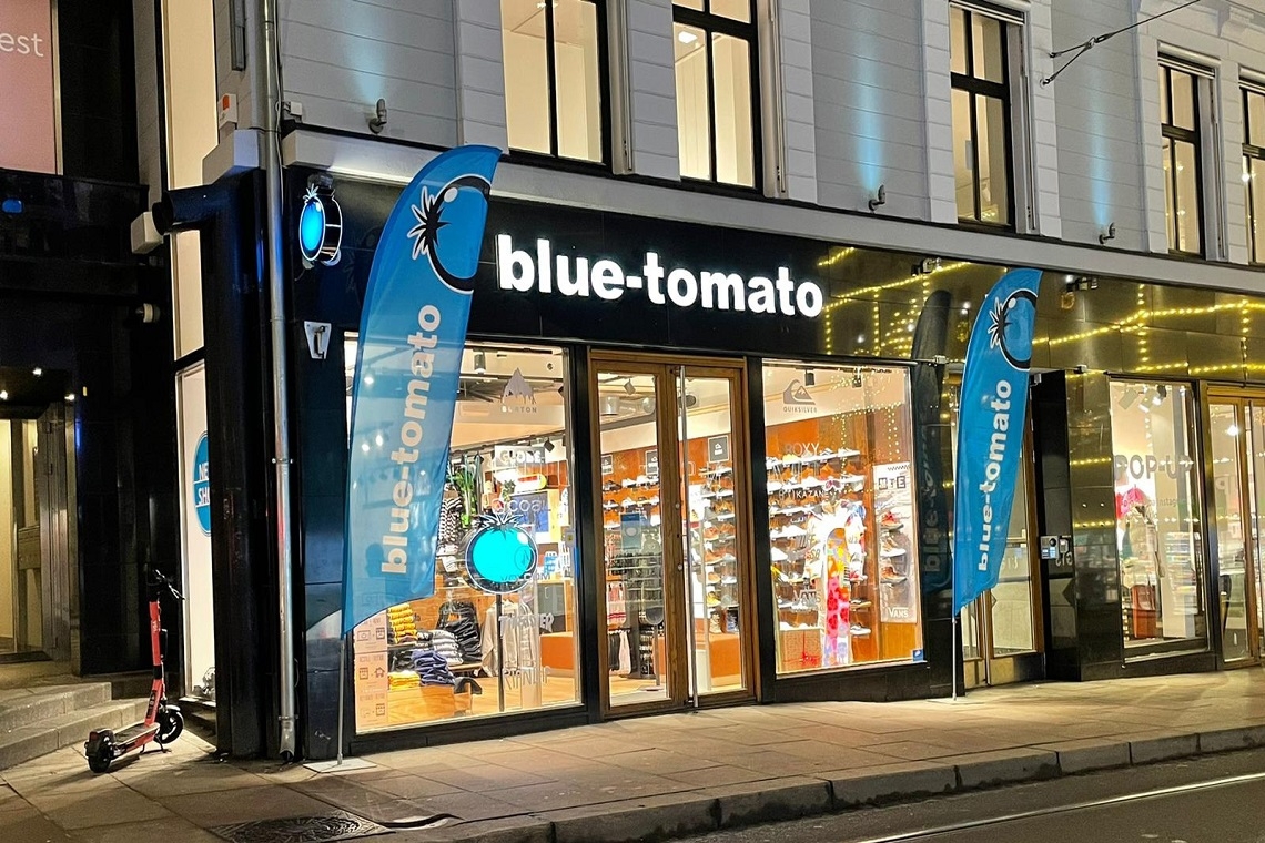 Scopri l'Universo Blue Tomato: Dove l'Avventura Incontra lo Stile