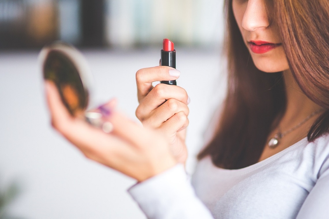 Allarme Amianto nei Cosmetici: Le Cause Legali delle Donne Contro i Grandi Brand di Bellezza